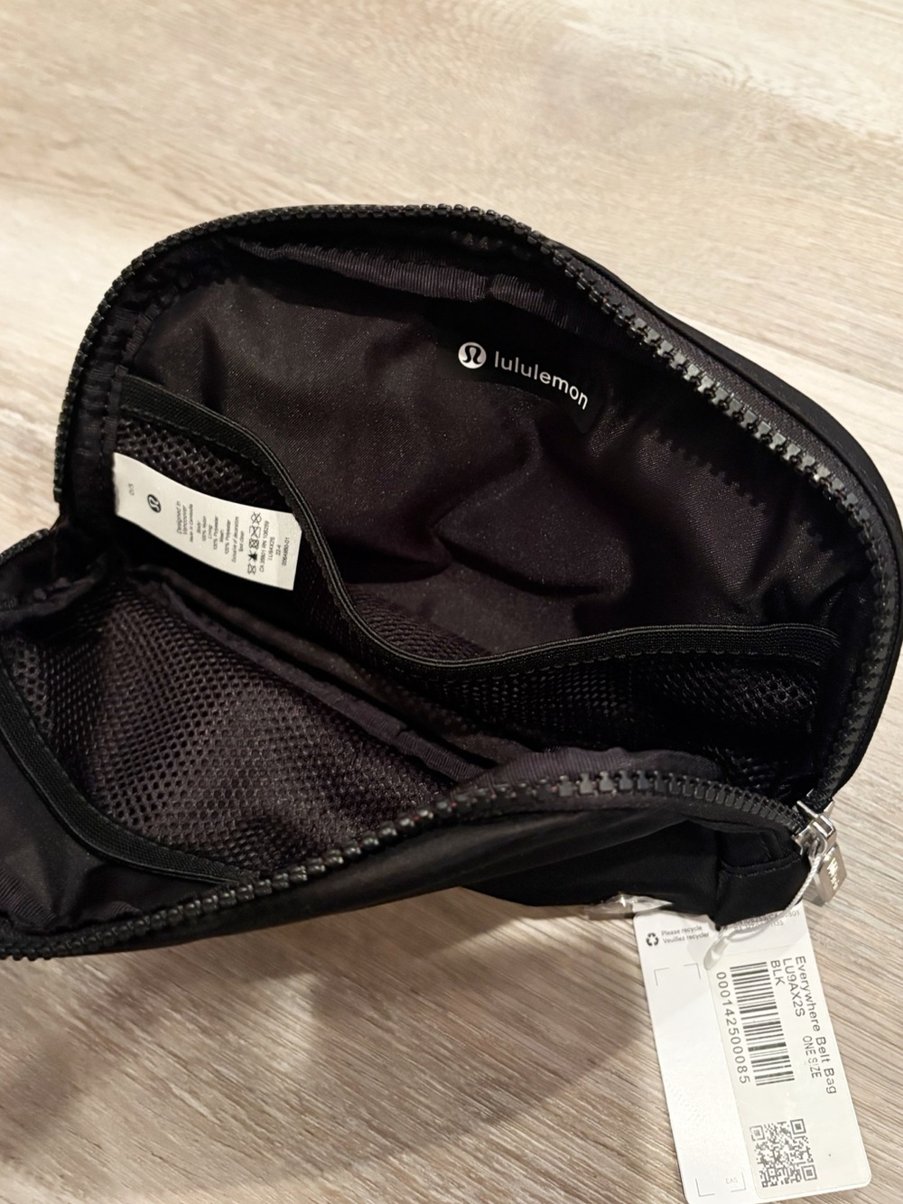 NWT LULULEMON EVERYWHERE BELT BAG - Picture 3 of 3
